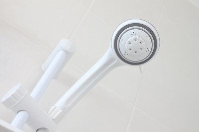 An Important Comparison between Closed Shower Enclosures and Open, Walk In Showers
