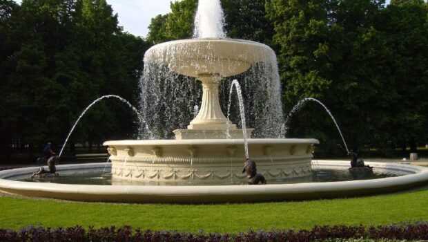 Best Outdoor Water Fountain Ideas: Garden Fountain Features