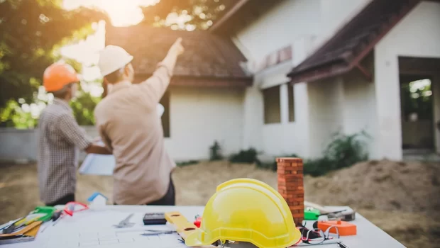 What to Expect When Hiring a Renovation Contractor
